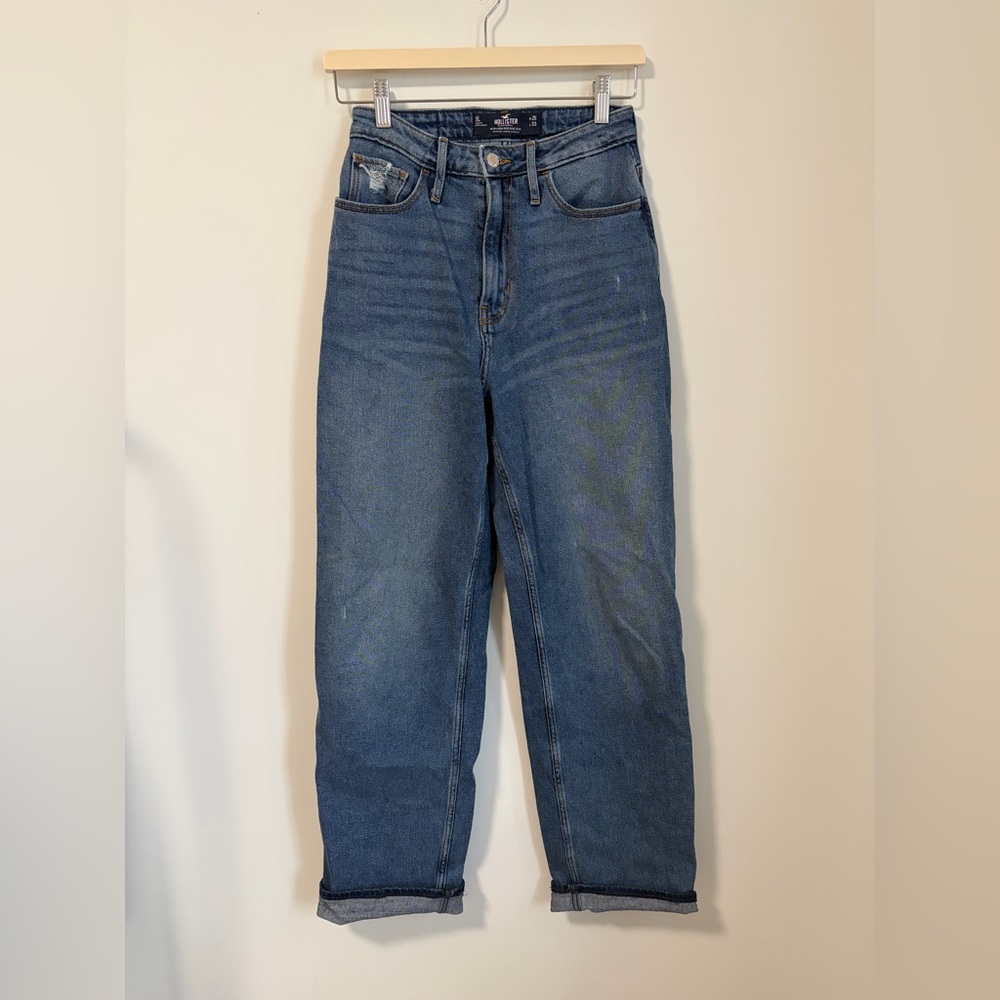 Hollister Women’s High Rise Dad Jeans Baggy Distressed Size 26